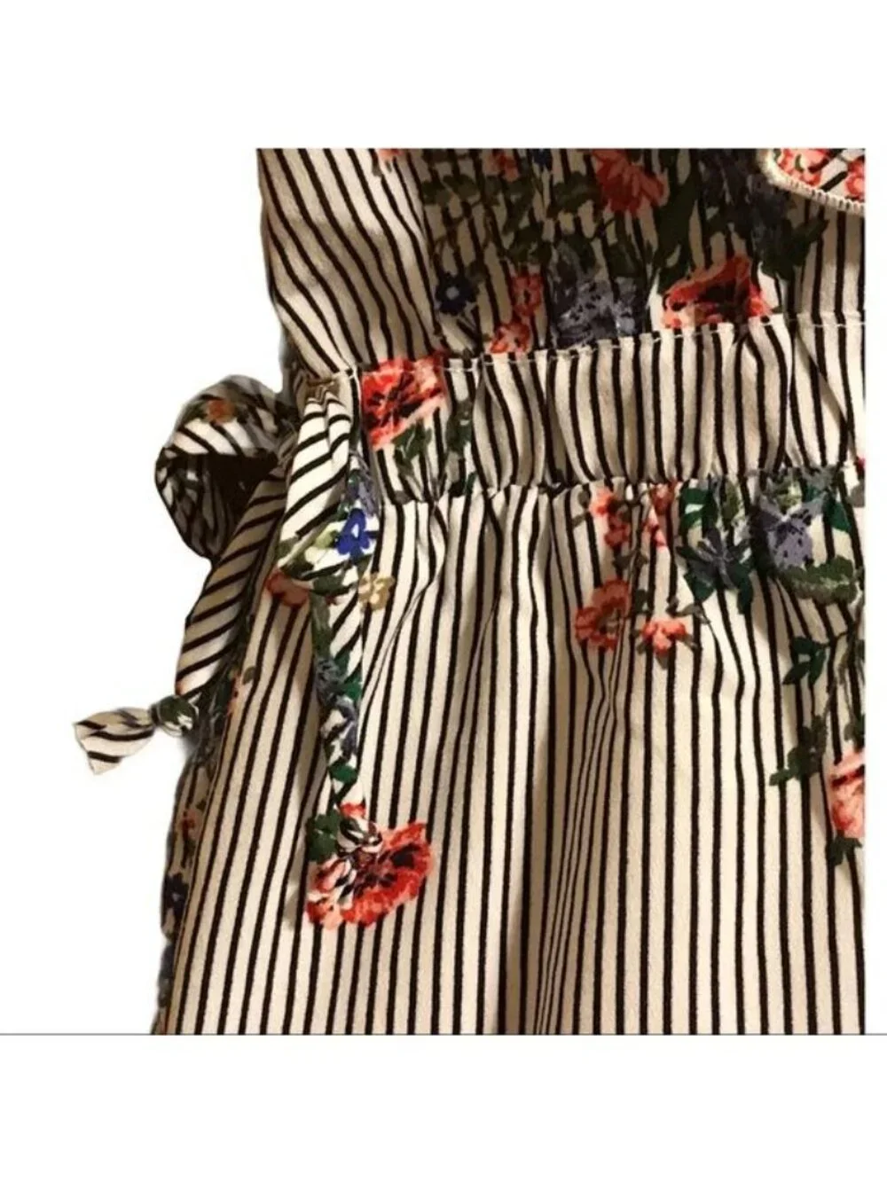 Truly Me by Sara Sara Floral Romper Ruffle Sleeve Trendy Unique Size M Girls